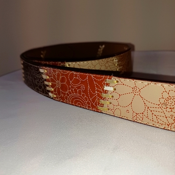 Man-made leather "hippie" vintage flower pattern belt - Picture 2 of 8